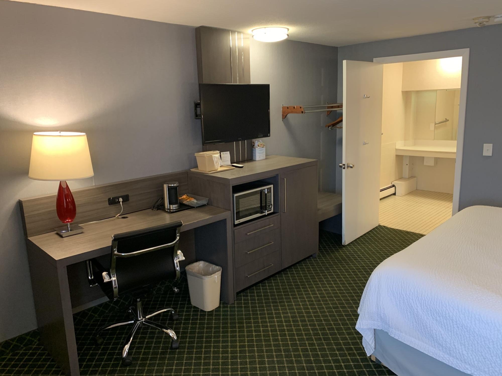 Super 8 By Wyndham Sturbridge Otel Dış mekan fotoğraf