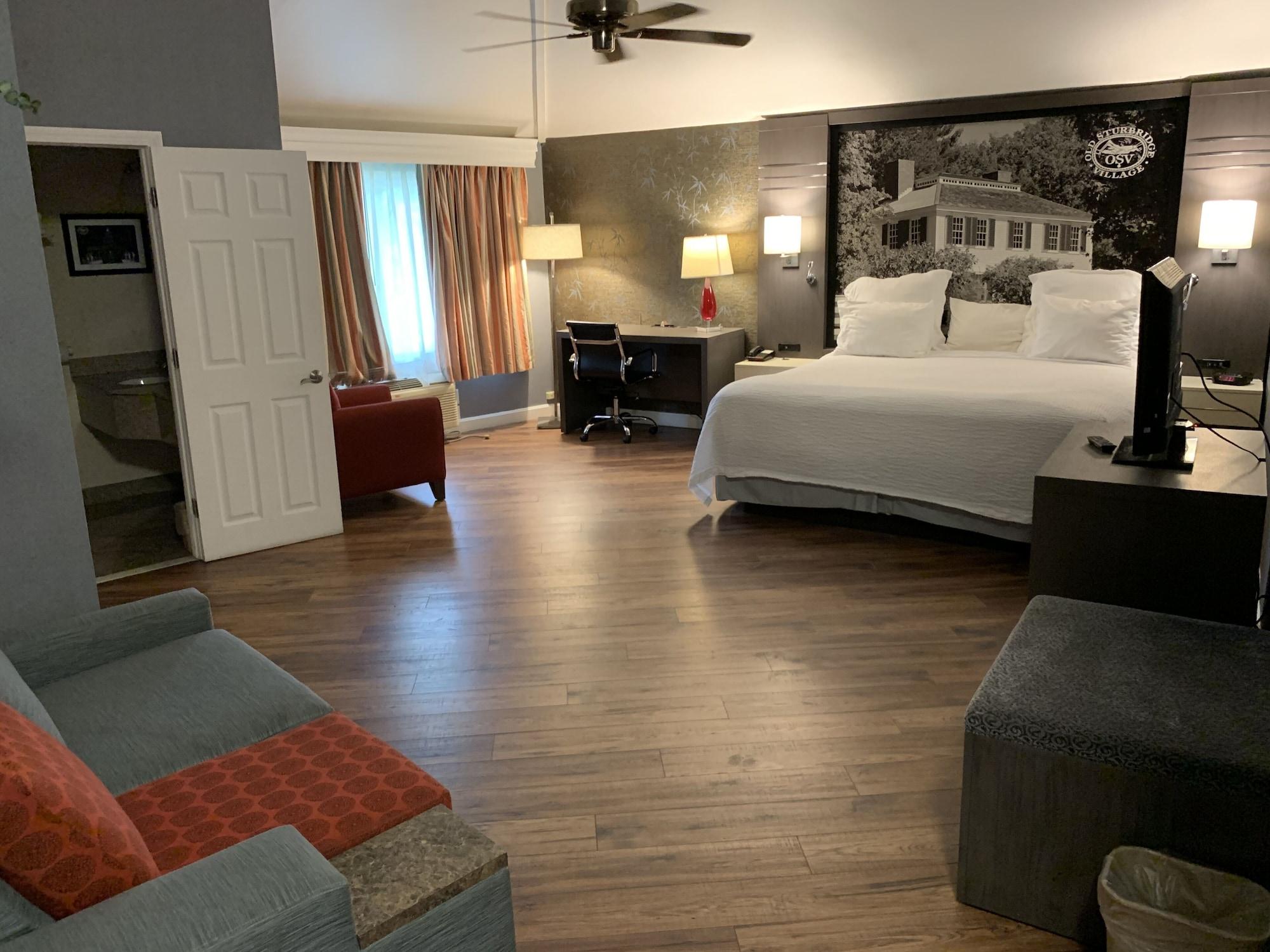 Super 8 By Wyndham Sturbridge Otel Dış mekan fotoğraf