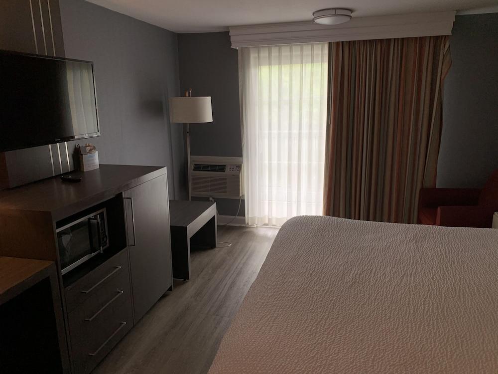 Super 8 By Wyndham Sturbridge Otel Dış mekan fotoğraf