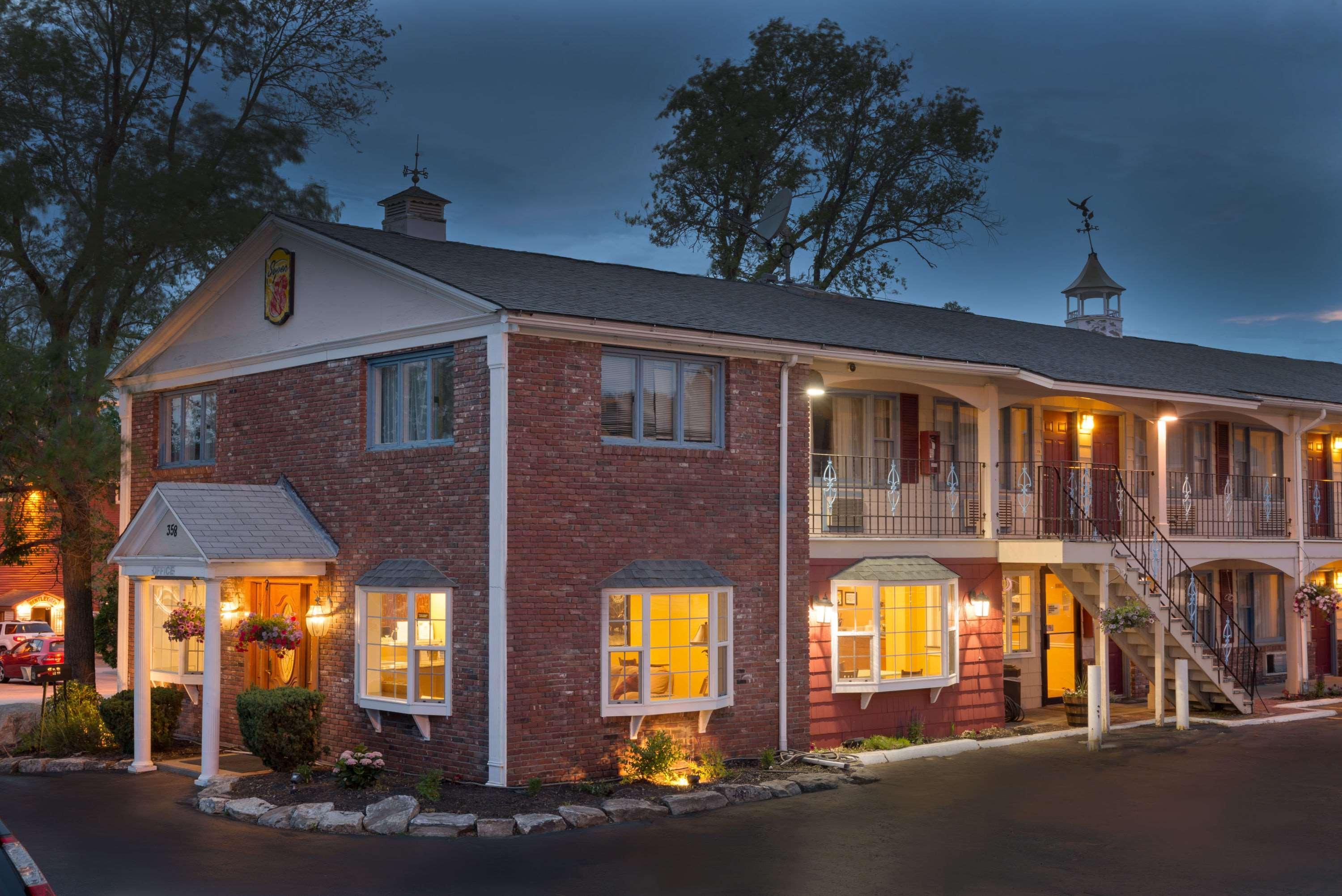 Super 8 By Wyndham Sturbridge Otel Dış mekan fotoğraf