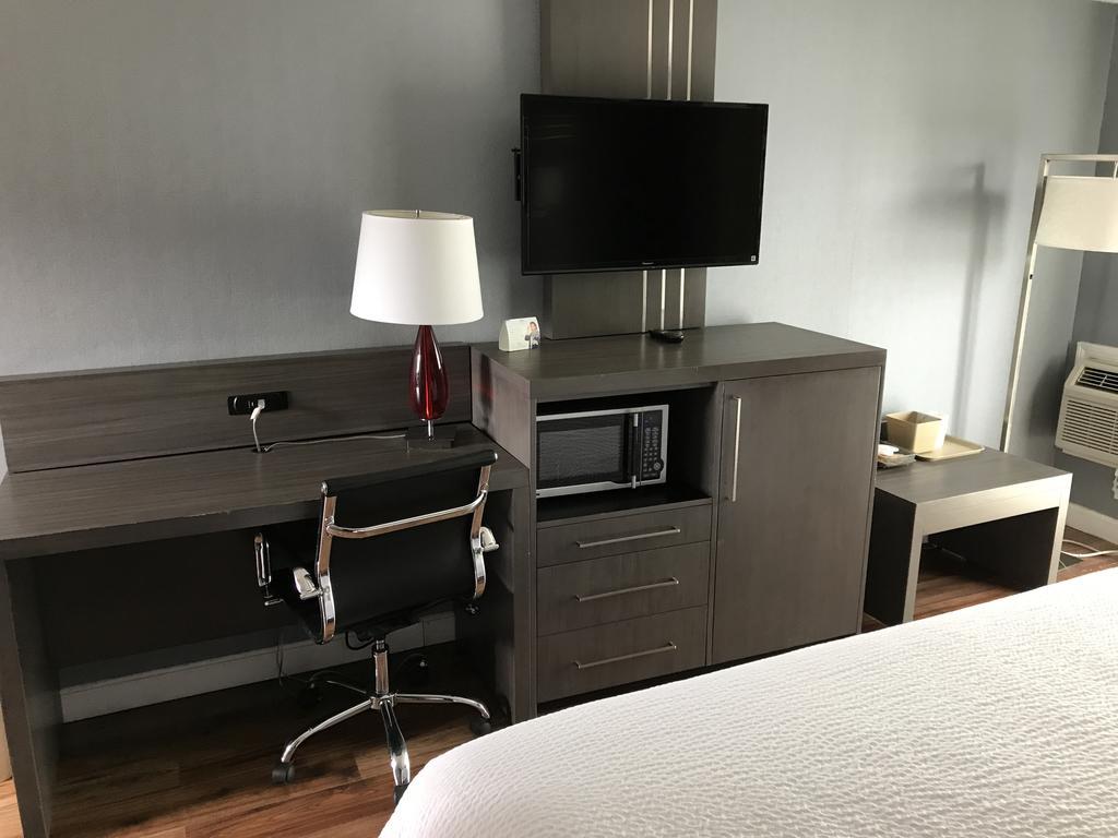 Super 8 By Wyndham Sturbridge Otel Dış mekan fotoğraf