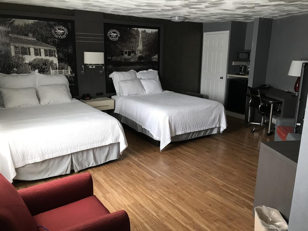 Super 8 By Wyndham Sturbridge Otel Dış mekan fotoğraf