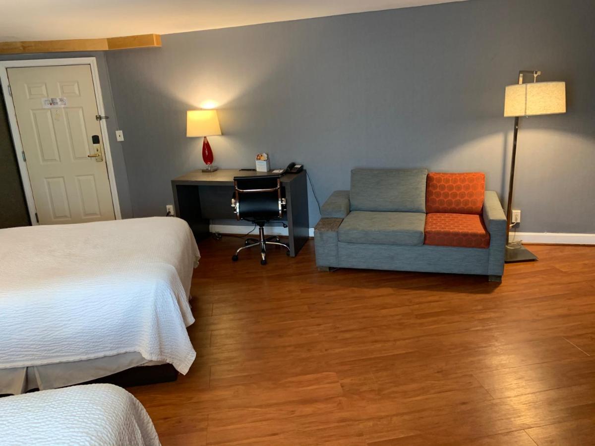 Super 8 By Wyndham Sturbridge Otel Dış mekan fotoğraf